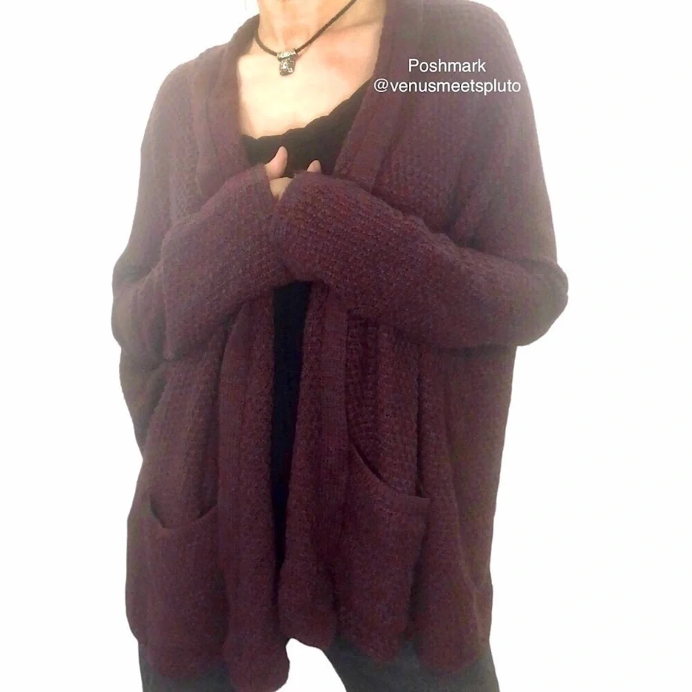 UO BDG Crochet Loose Oversized Knit Pocket Cardigan Sz XS Burgundy Casual Beachy
